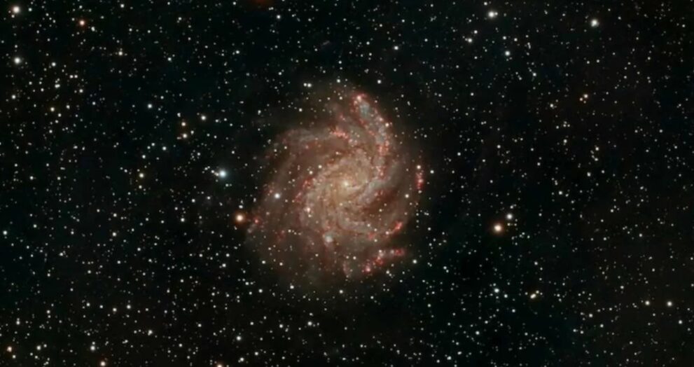 Astronomers discovered "Quipu," the universe's largest known structure. It spans 1.3 billion light-years and is 13,000 times larger than the Milky Way. This result calls into question prevailing ideas of cosmic structure.