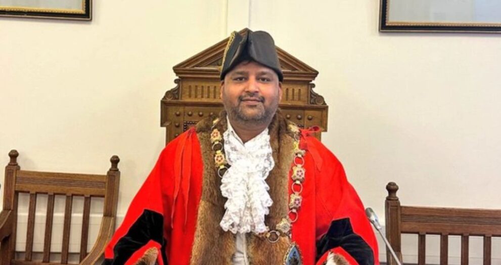 Mirzapur-born Raj Mishra Becomes Mayor of UK’s Wellingborough Town.
