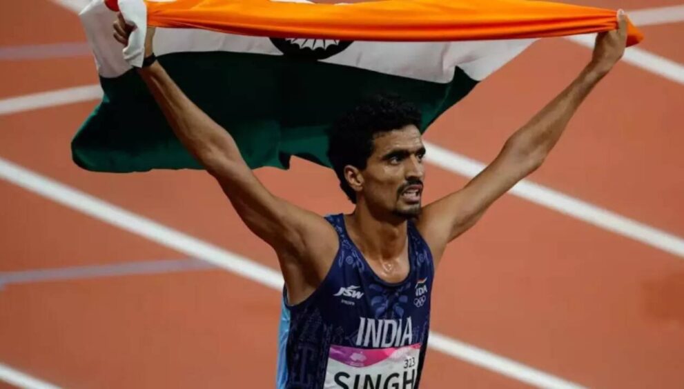 Gulveer Singh won gold in the men's 10,000m and Servin Sebastian took bronze in the 20km race walk, kicking off India's campaign at the 27th Asian Athletics Championships.
