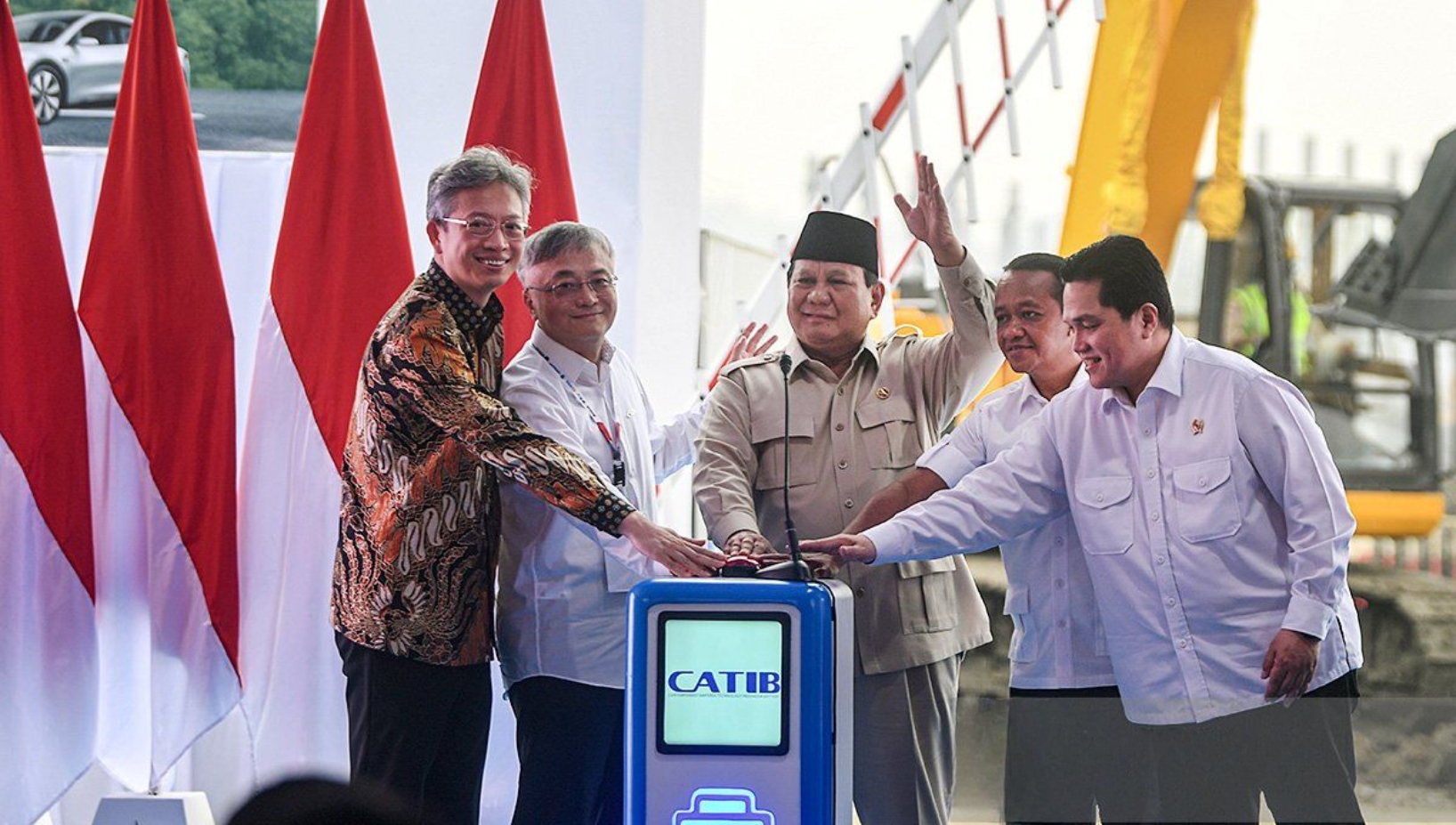 Cabinet Secretary Teddy Indra Wijaya expects Indonesia's largest integrated electric vehicle battery ecosystem in Karawang District, West Java, to create 8,000 direct jobs.
