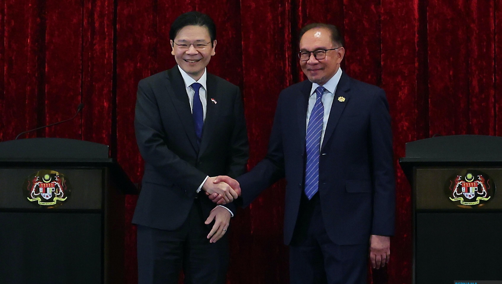 Malaysia is strengthening ties with Singapore by accelerating digital transformation in its public sector.