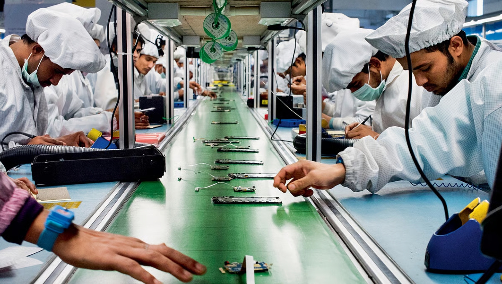 According to Union Minister Piyush Goyal, India's electronics industry increased its exports by 47% in the first quarter of 2025-26 compared to the same period last year.