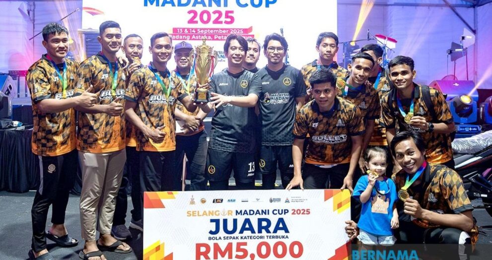 Malaysia made history by winning their first men's bronze medal in the 19th Asian Canoe Polo Championships, breaking a 20-year drought since their debut in the competition.