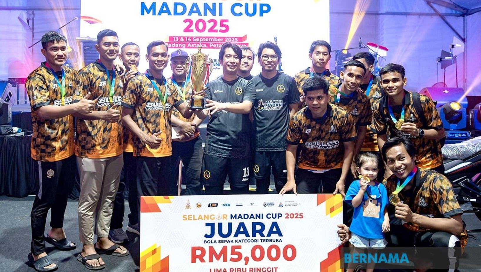 Malaysia made history by winning their first men's bronze medal in the 19th Asian Canoe Polo Championships, breaking a 20-year drought since their debut in the competition.