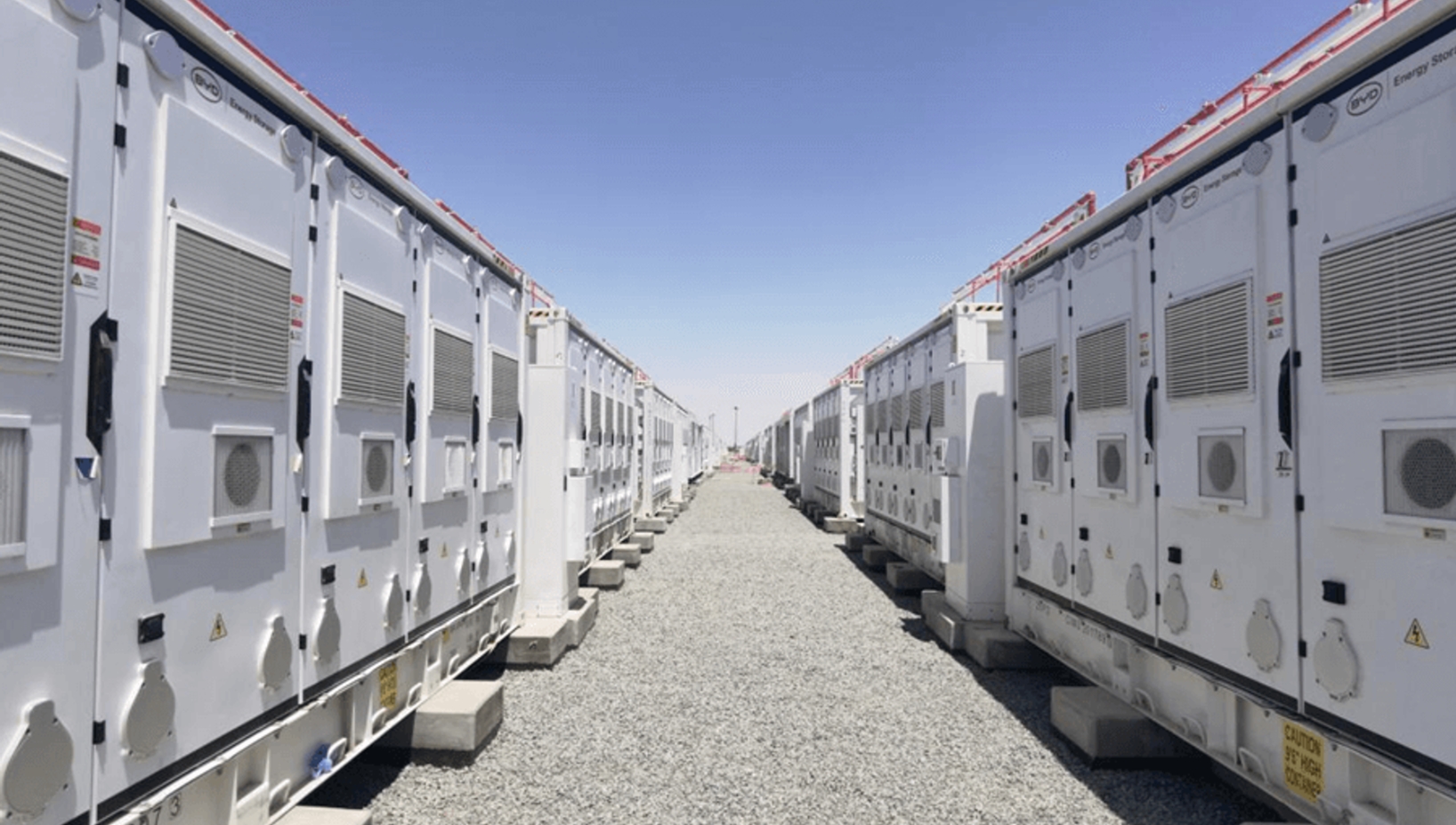 Saudi Arabia has one of the world's lowest battery storage costs, with the Saudi Electricity Company (SEC) awarding contracts for two large-scale battery energy storage systems totalling 4.9 GWh.